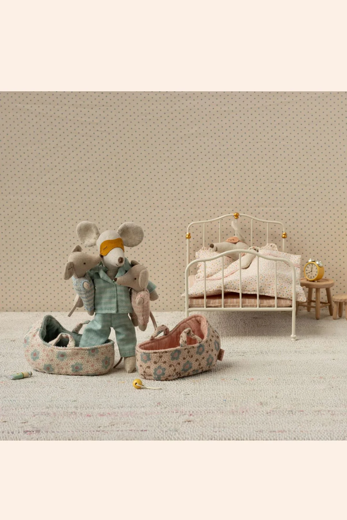 Maileg - Baby Mouse in Carry Cot - Blue - Image 4