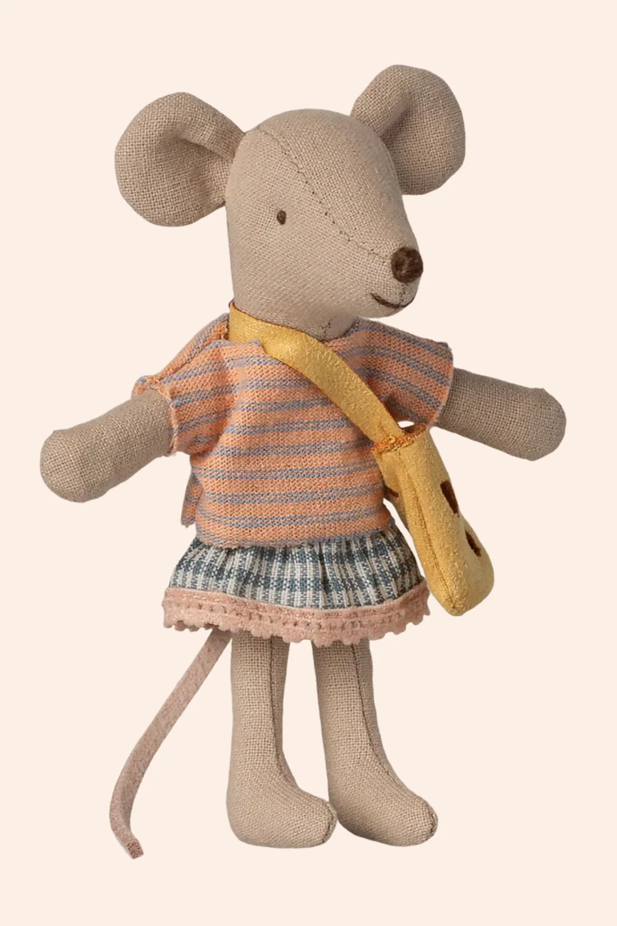 Maileg  Little sister mouse with bag - PRE-ORDER, Estimated shipping: June