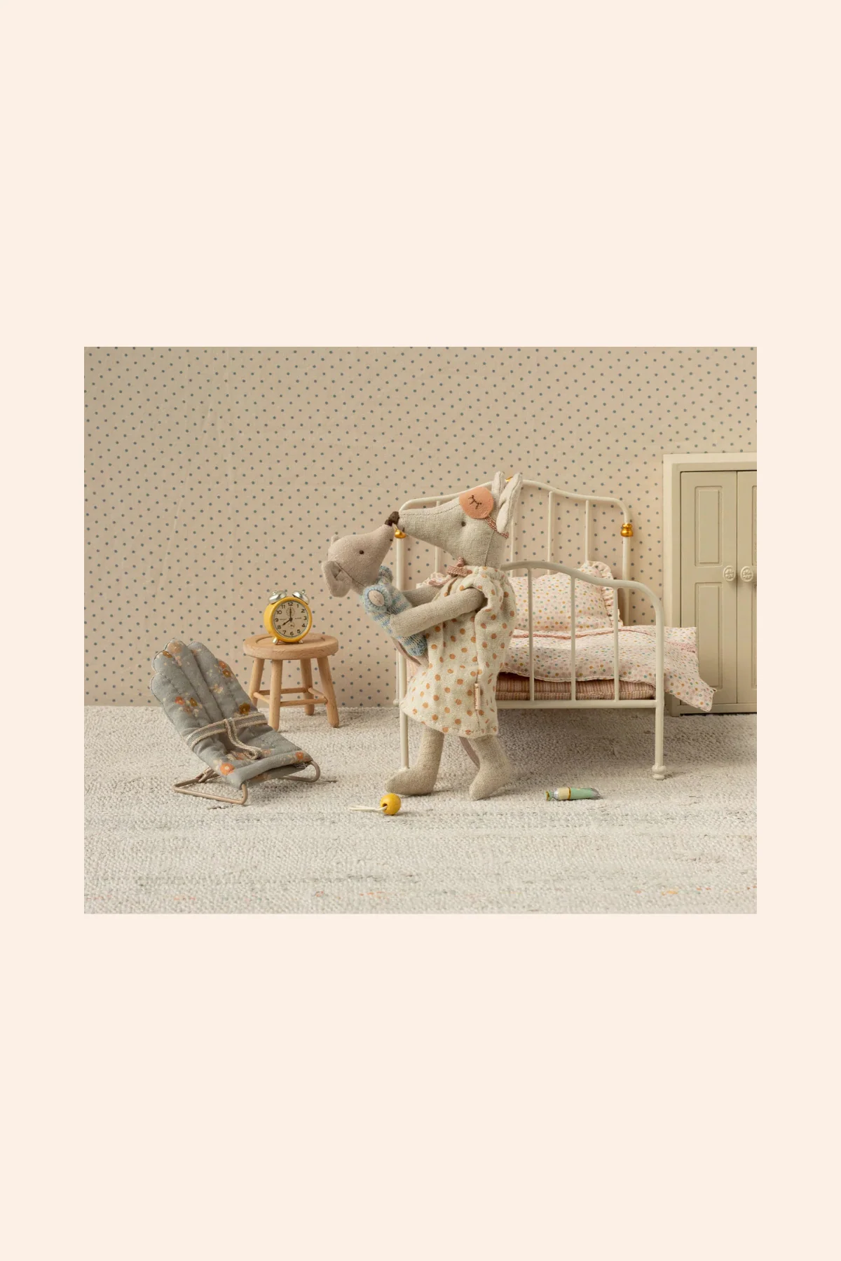 Maileg - Nightgown Mum, Mouse - Light grey - Image 2