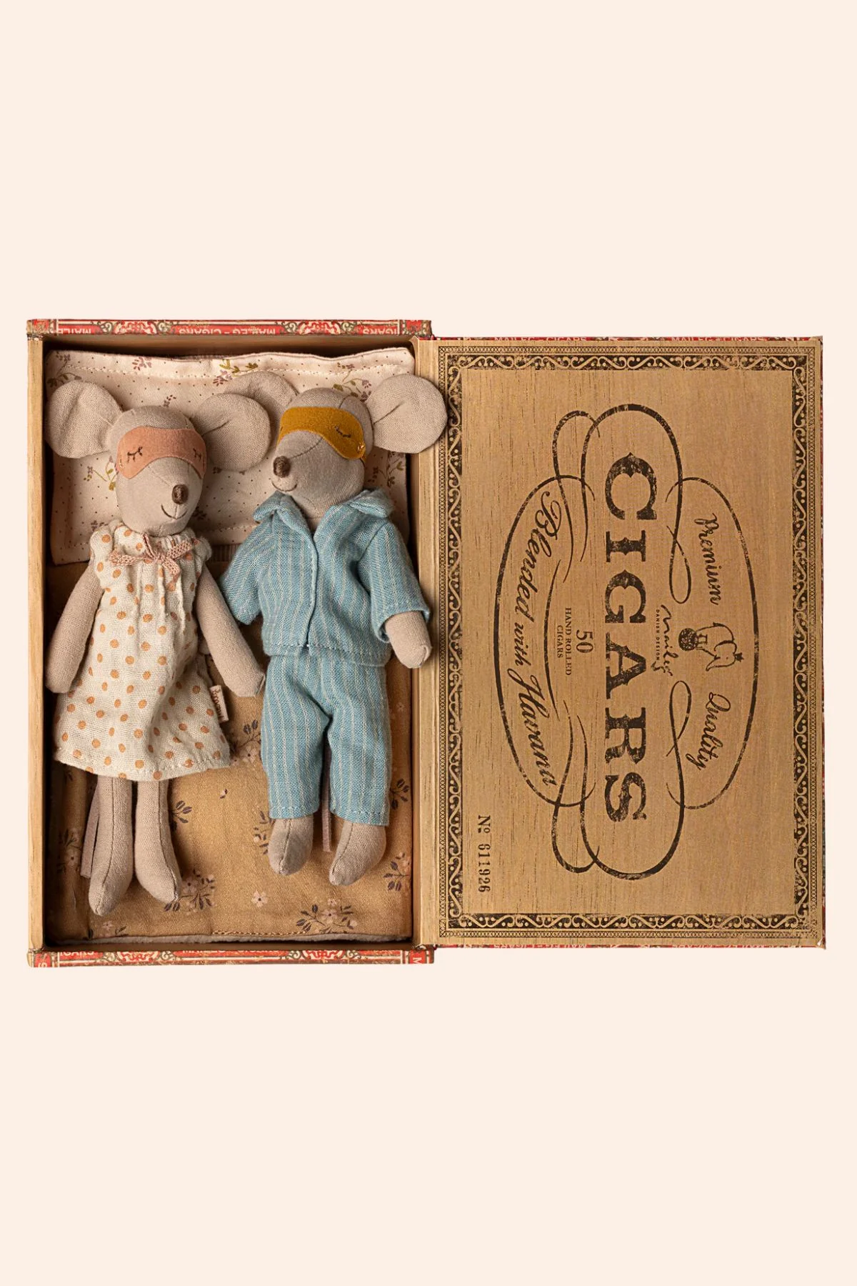 Maileg - Mum and Dad mice in Cigarbox