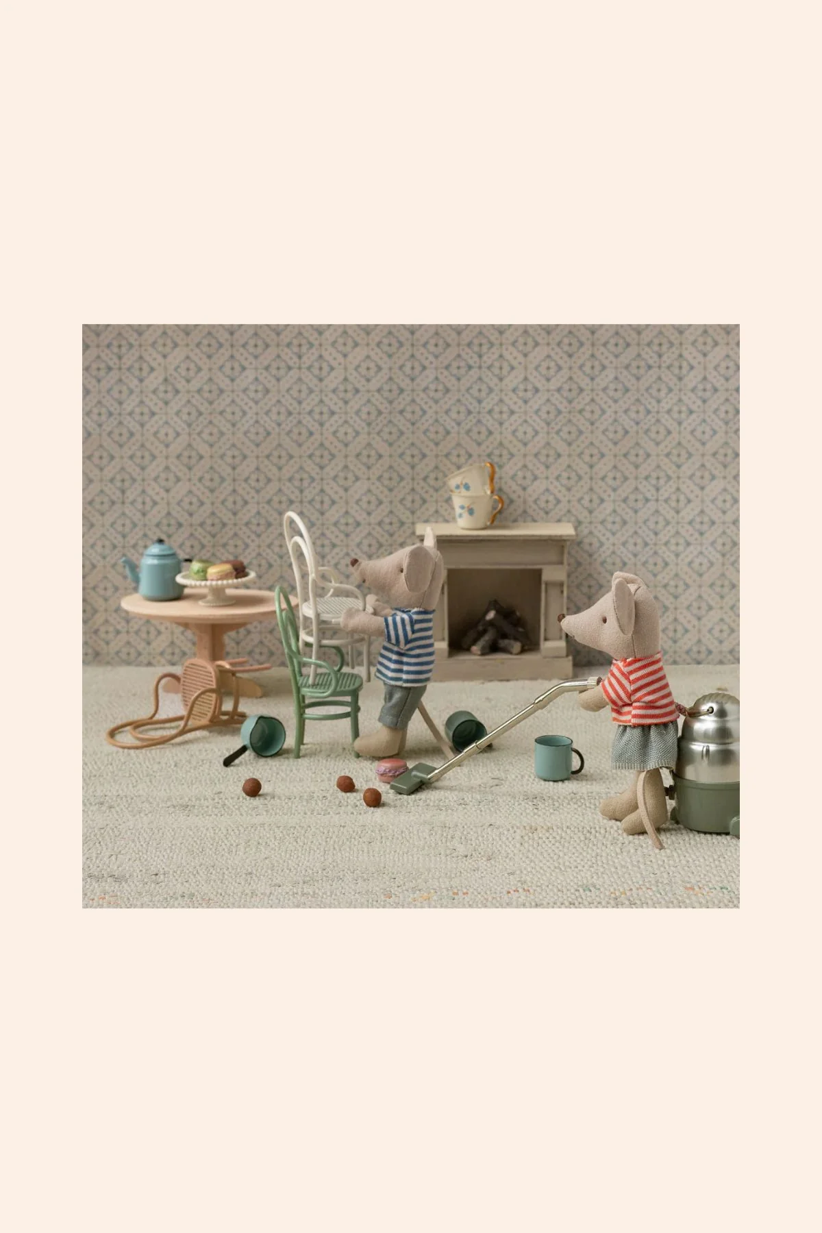 Maileg - Vintage Chair, Mouse - Off White - Image 2