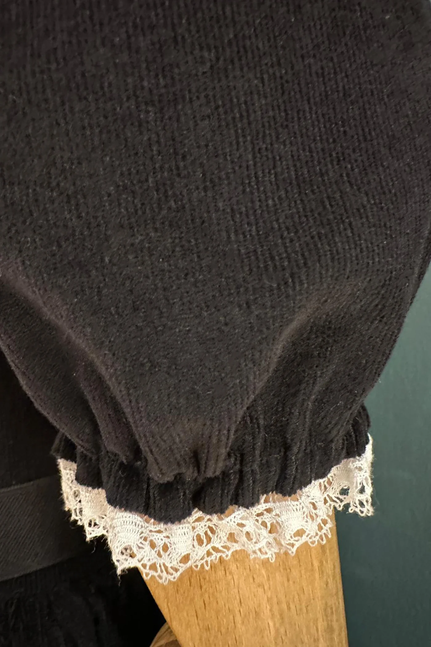 Queen Dress Black Babycord with Victorian Lace Collar - Image 7