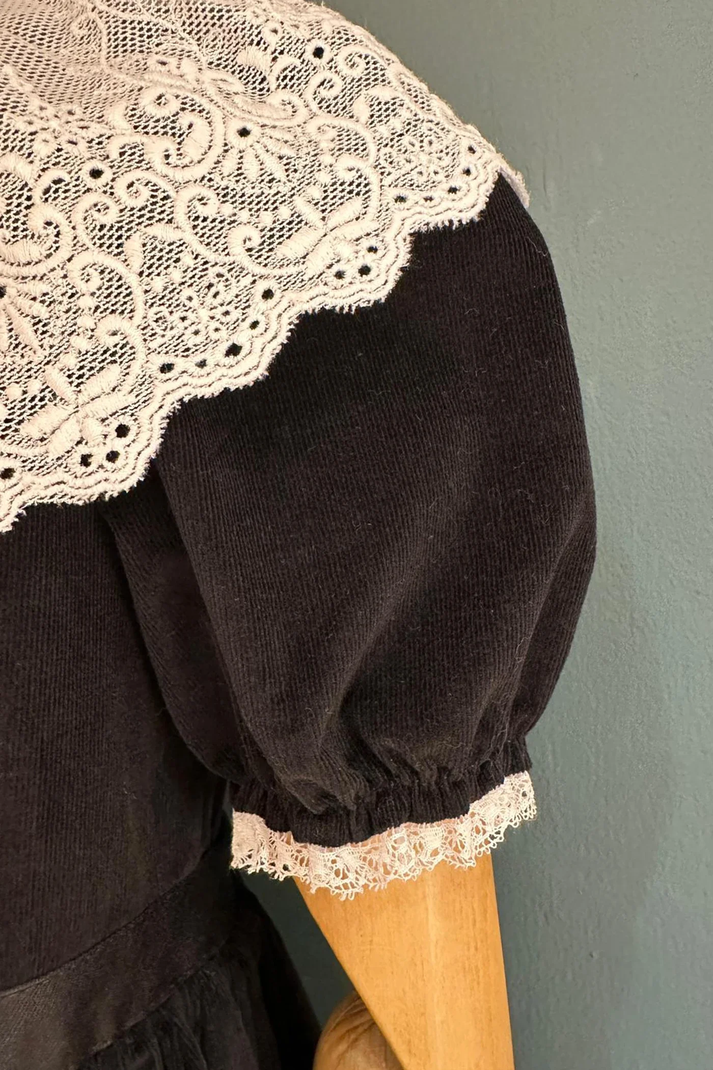 Queen Dress Black Babycord with Victorian Lace Collar - Image 8