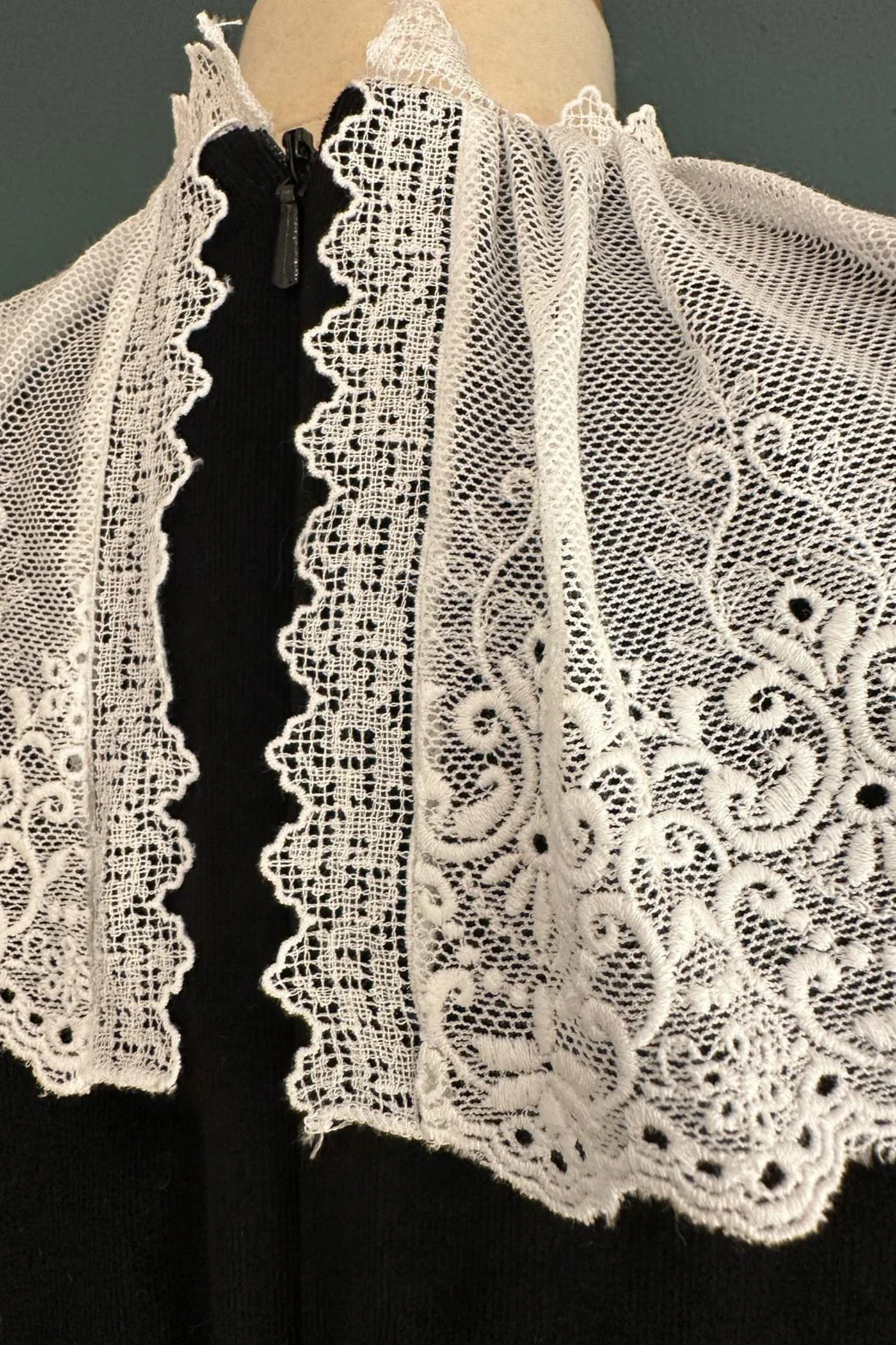 Queen Dress Black Babycord with Victorian Lace Collar - Image 9