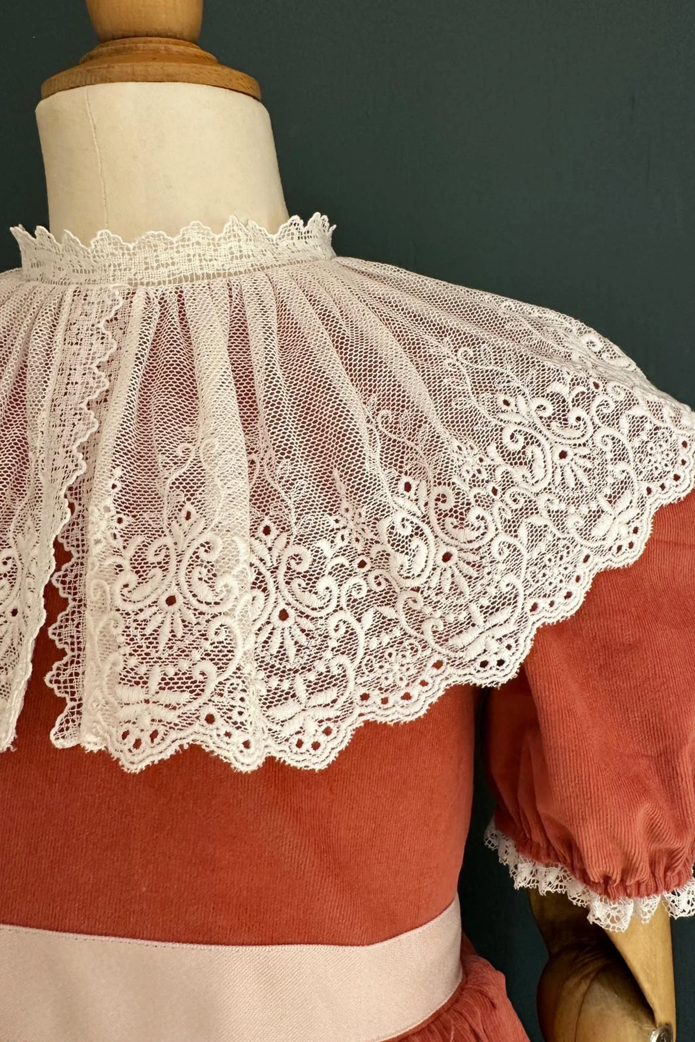 Queen Dress Pink Babycord with Victorian Lace Collar - Image 3
